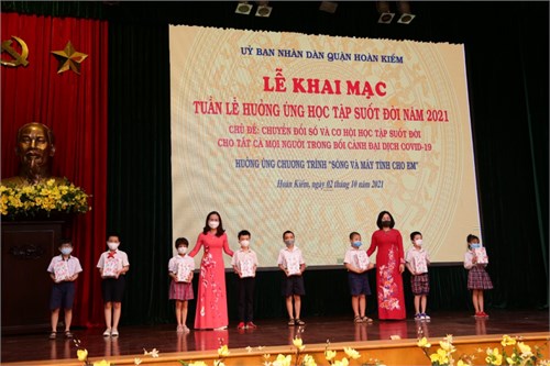 Quận Hoàn Kiếm tổ chức khai mạc Tuần lễ Hưởng ứng Học tập suốt đời, 
Hưởng ứng chương trình “Sóng và Máy tính cho em” 
 
